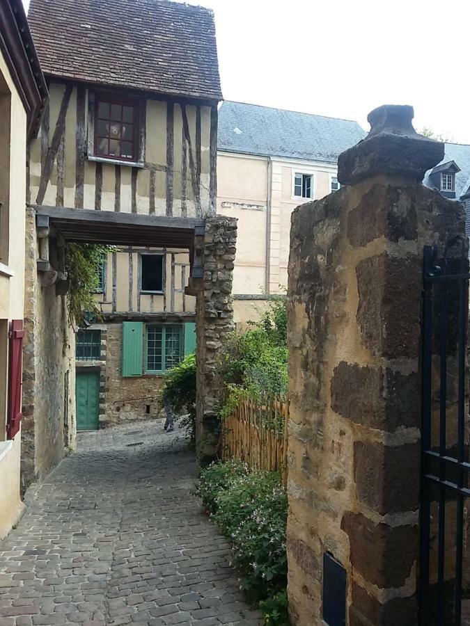 Studio de Caractère au pied de la Muraille Romaine et Tour du Vivier Le Mans Extérieur photo